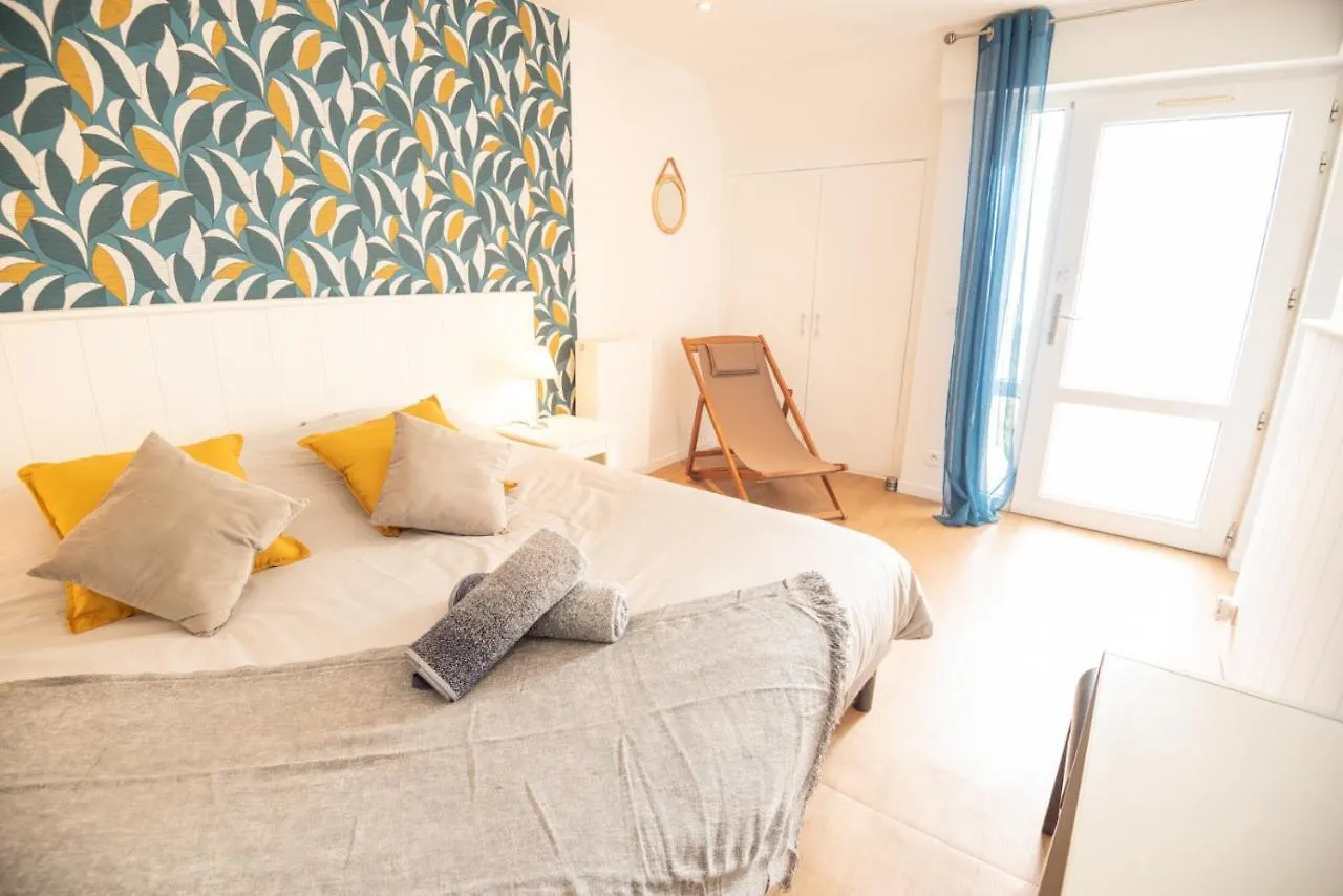 Grand Duplex Bord De Plage Avec Terrasse Par Groom Guidel